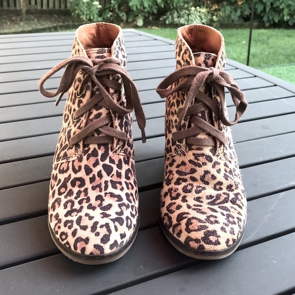 Lucky Brand Leopard Print Women’s Wedge Boots 6.5 - Picture 3 of 11